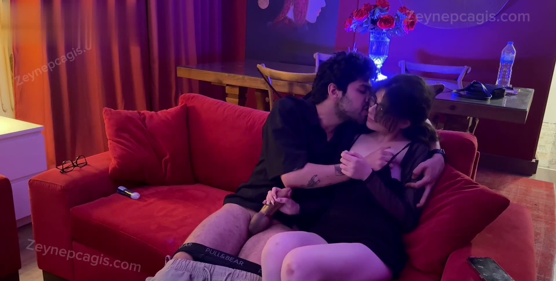 Zeynep Çağış (Ayça Çağan) ve Acnoctem grup pornosunda